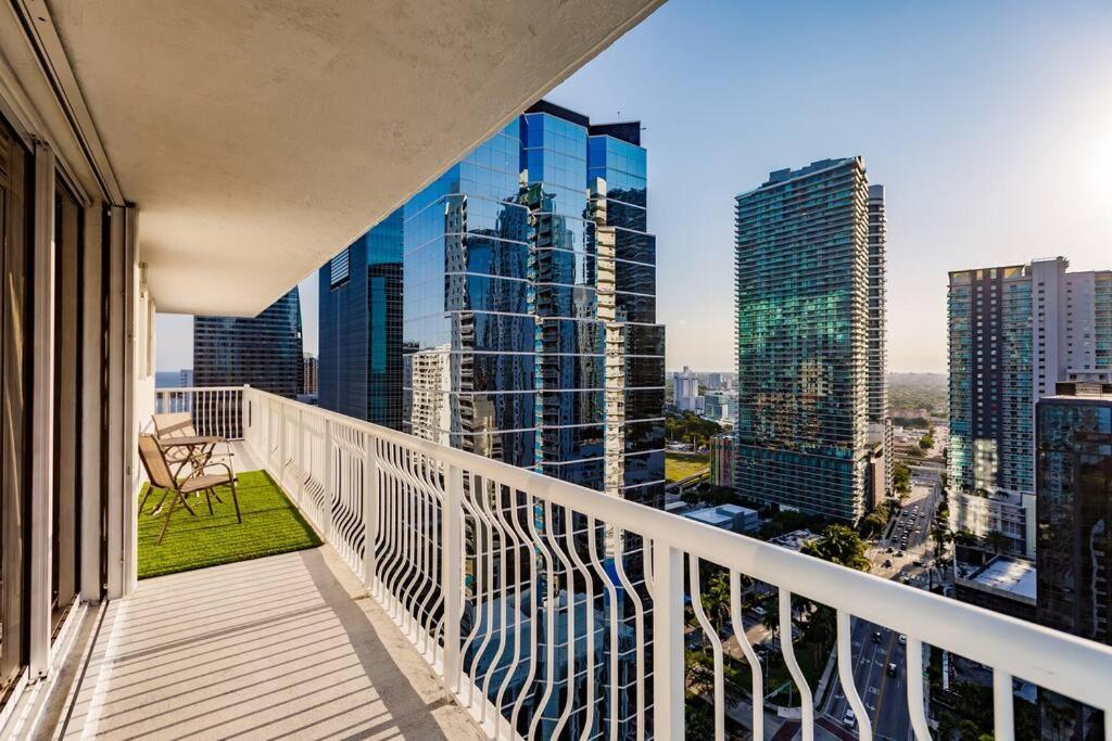 Upscale Brickell 3 Bedroom With Water Views And Free Parking Miami Dış mekan fotoğraf