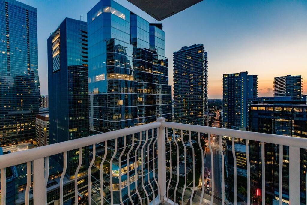 Upscale Brickell 3 Bedroom With Water Views And Free Parking Miami Dış mekan fotoğraf