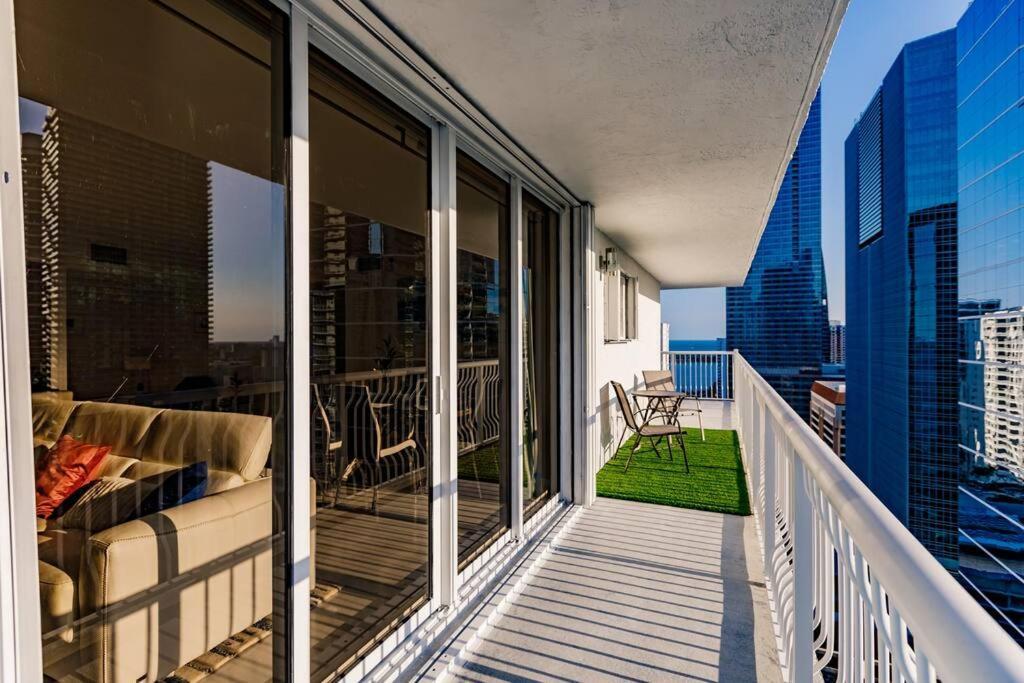Upscale Brickell 3 Bedroom With Water Views And Free Parking Miami Dış mekan fotoğraf