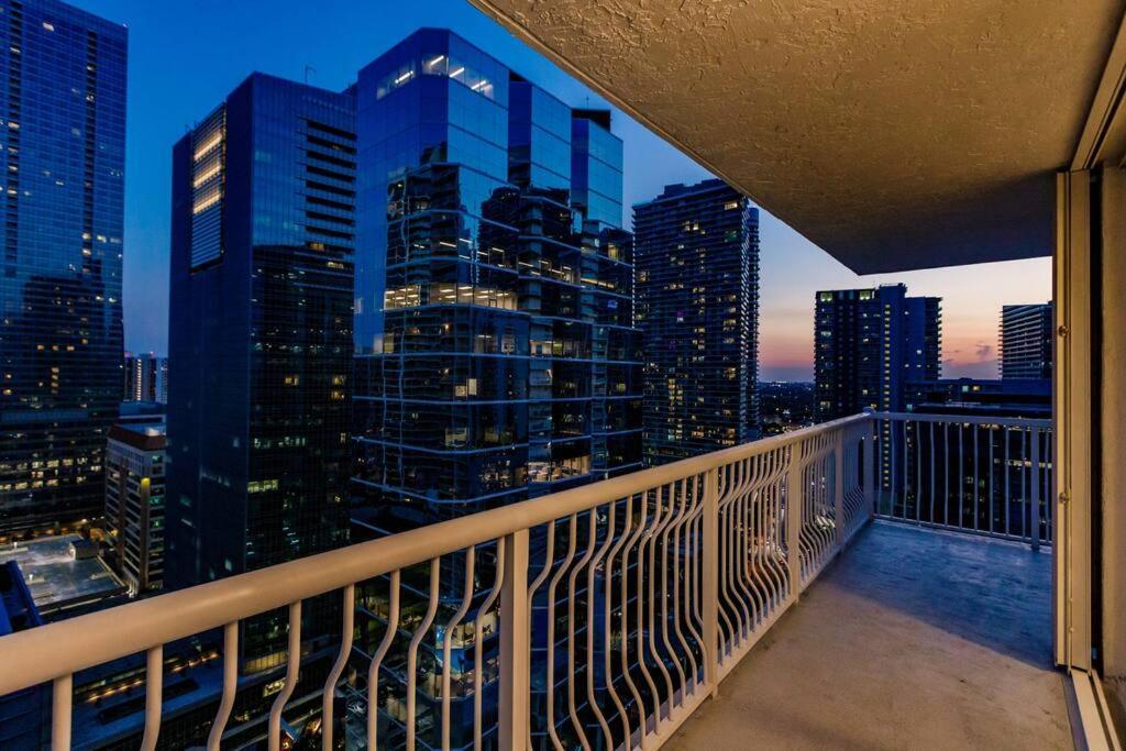Upscale Brickell 3 Bedroom With Water Views And Free Parking Miami Dış mekan fotoğraf