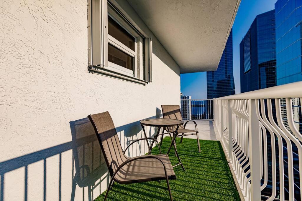 Upscale Brickell 3 Bedroom With Water Views And Free Parking Miami Dış mekan fotoğraf