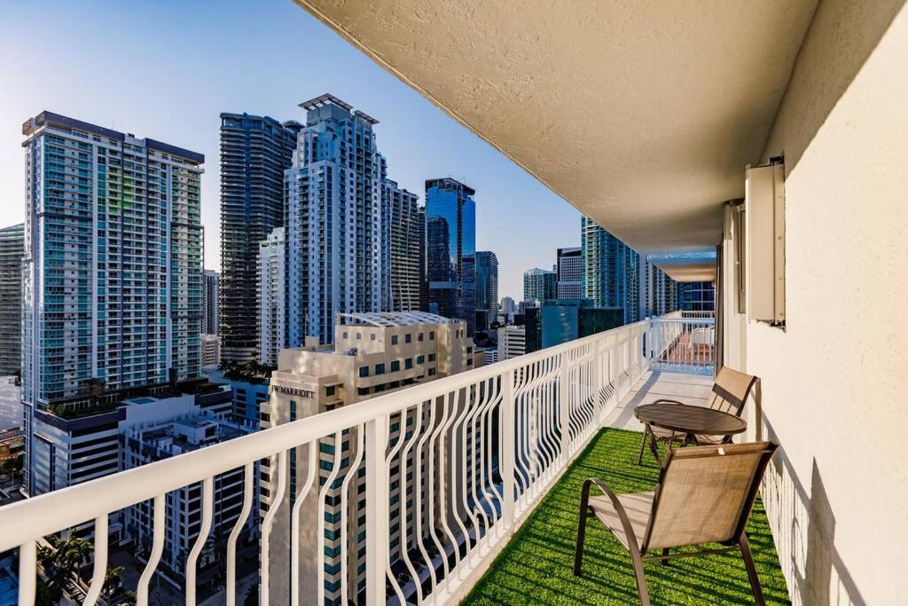 Upscale Brickell 3 Bedroom With Water Views And Free Parking Miami Dış mekan fotoğraf