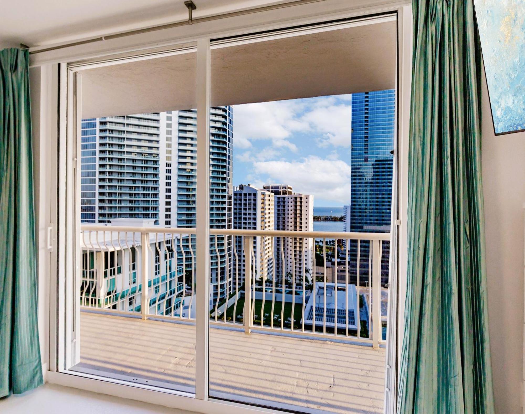 Upscale Brickell 3 Bedroom With Water Views And Free Parking Miami Dış mekan fotoğraf