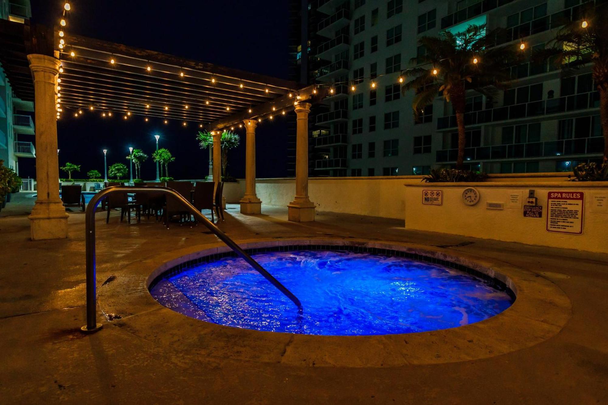 Upscale Brickell 3 Bedroom With Water Views And Free Parking Miami Dış mekan fotoğraf