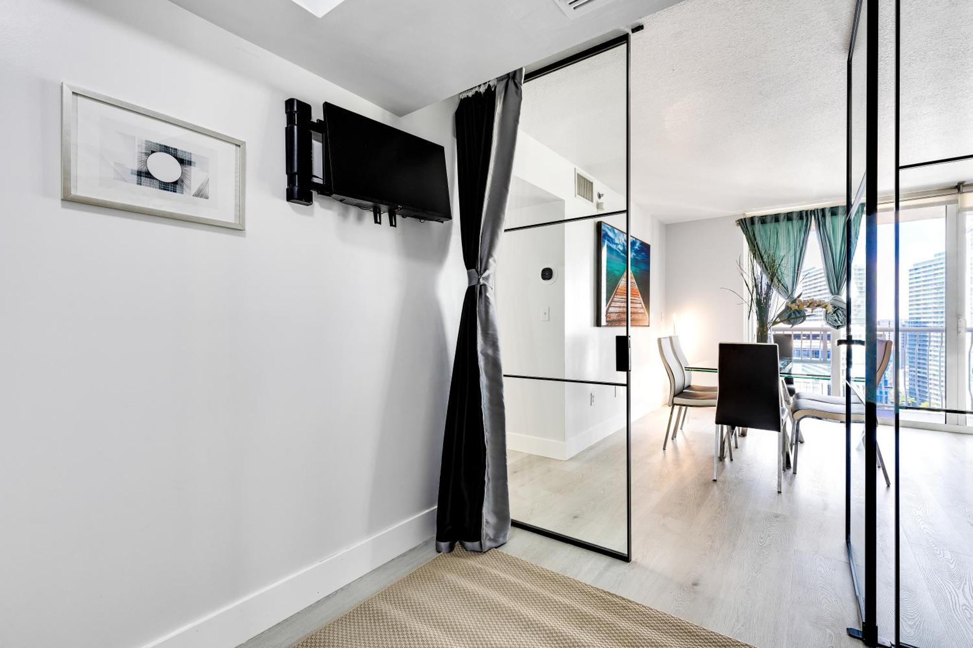 Upscale Brickell 3 Bedroom With Water Views And Free Parking Miami Dış mekan fotoğraf