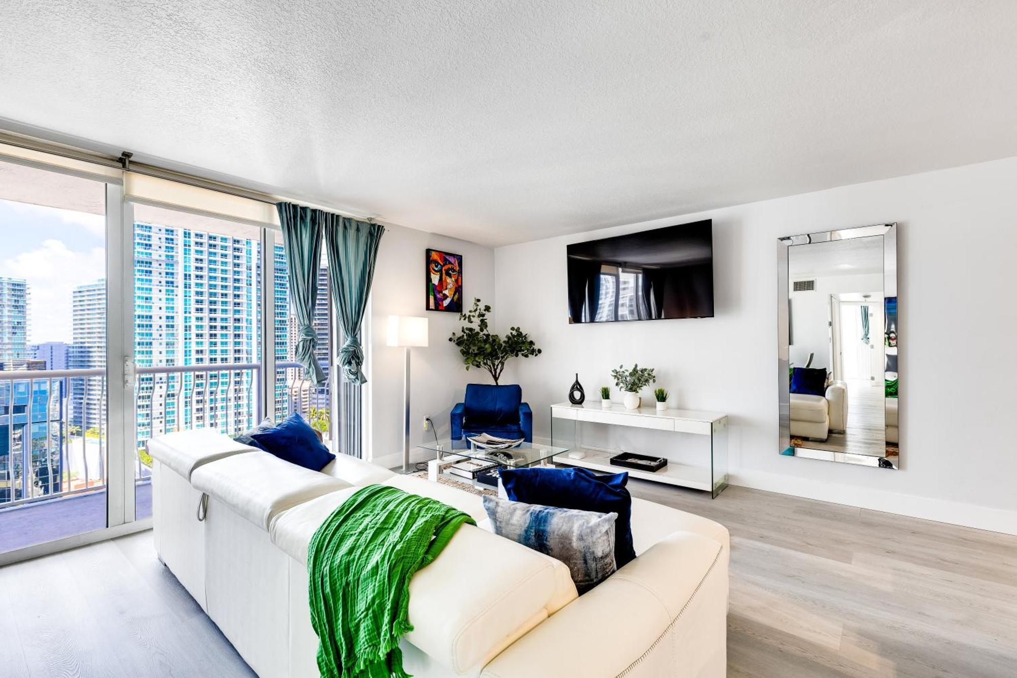 Upscale Brickell 3 Bedroom With Water Views And Free Parking Miami Dış mekan fotoğraf
