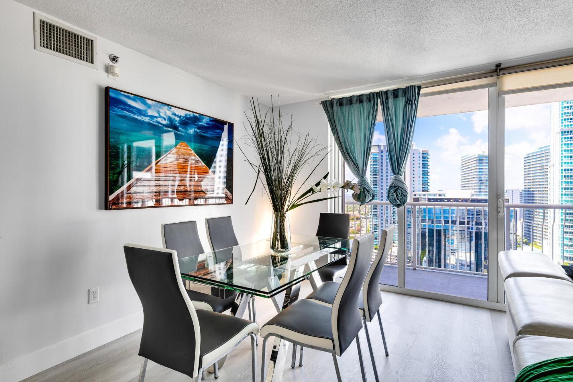 Upscale Brickell 3 Bedroom With Water Views And Free Parking Miami Dış mekan fotoğraf