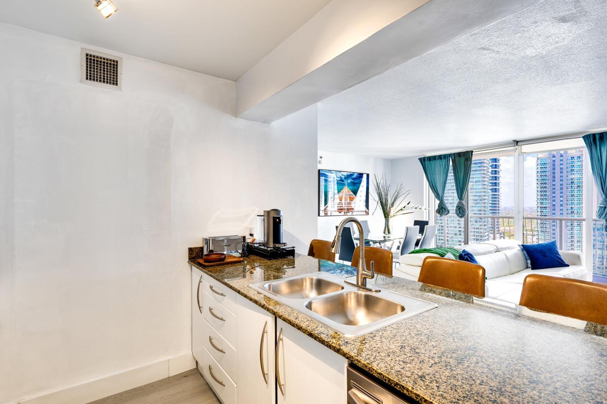 Upscale Brickell 3 Bedroom With Water Views And Free Parking Miami Dış mekan fotoğraf