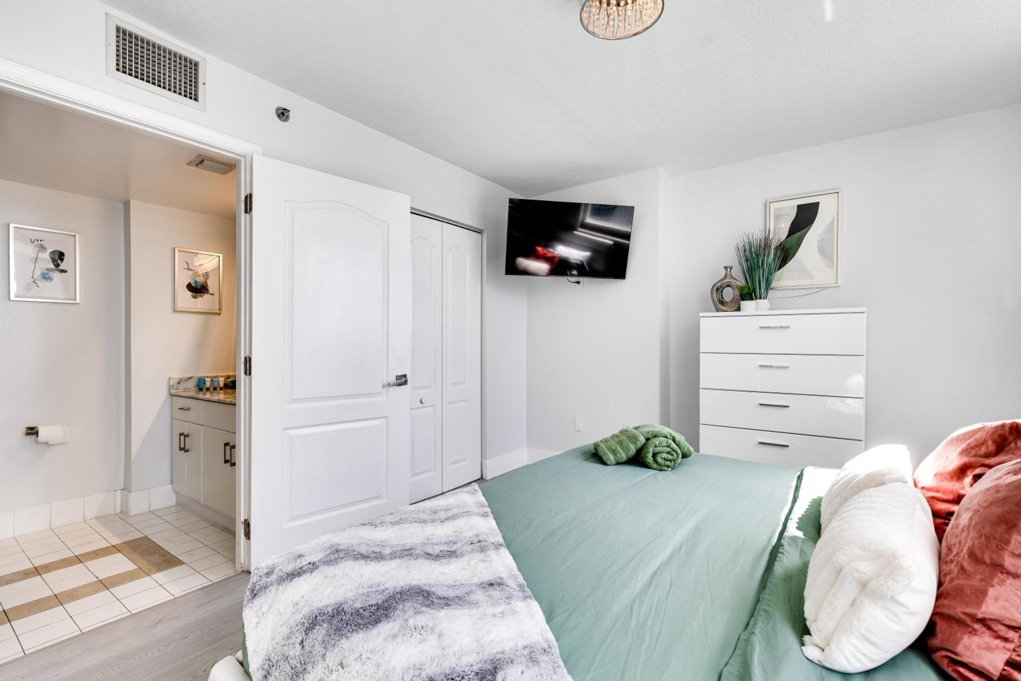 Upscale Brickell 3 Bedroom With Water Views And Free Parking Miami Dış mekan fotoğraf