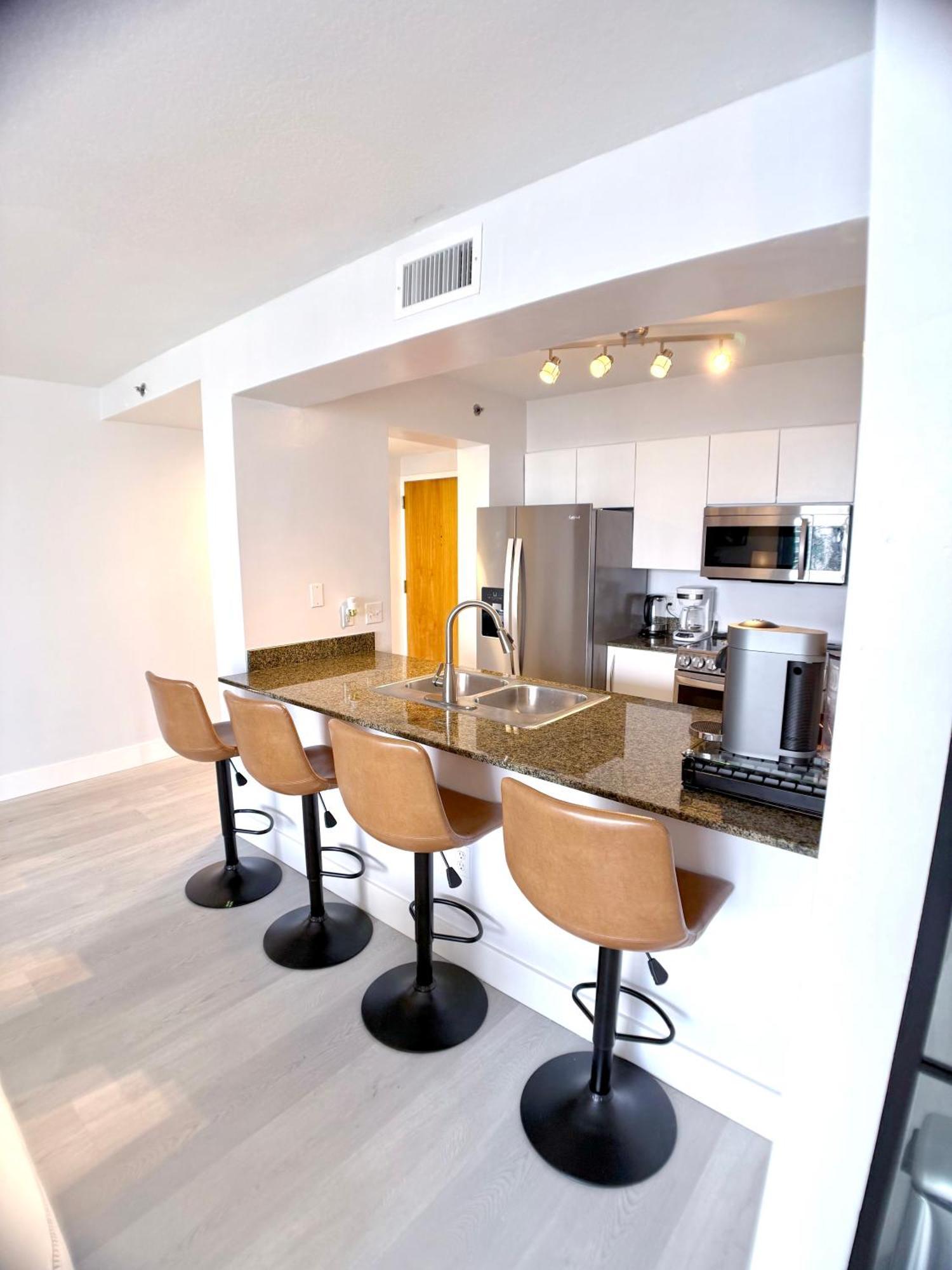Upscale Brickell 3 Bedroom With Water Views And Free Parking Miami Dış mekan fotoğraf